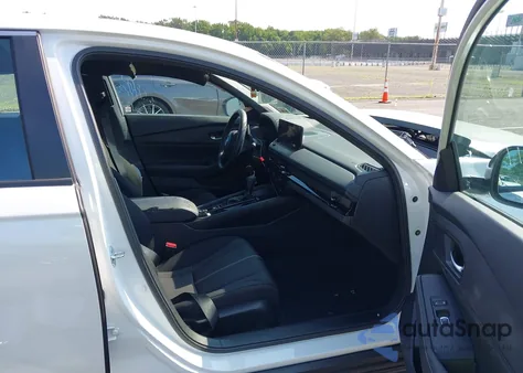 2025 Honda Accord Hybrid Sport z USA, uszkodzony, nr VIN 1HGCY2F55SA028198